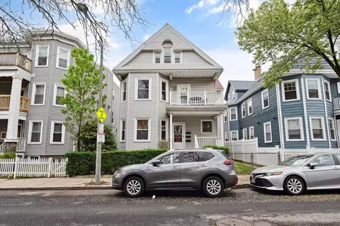25 Edison Grn, Boston, MA 02125
