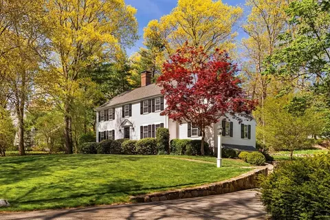 81 Hampshire Rd, Wellesley, MA 02481