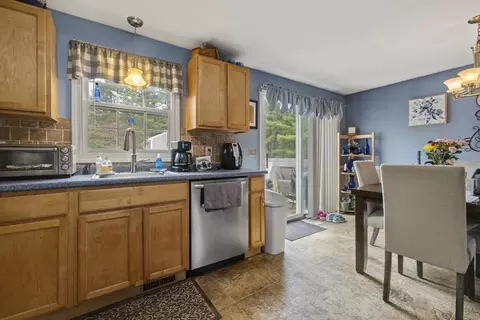 11 Lori Ln, Wareham, MA 02538 photo 8