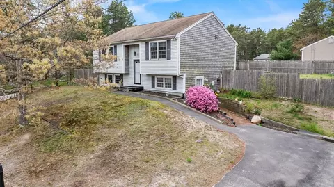 11 Lori Ln, Wareham, MA 02538 photo 2