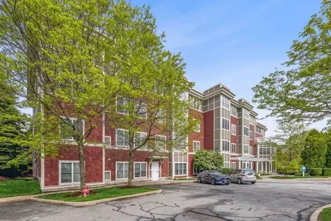 35 Commonwealth Ave #410, Chestnut Hill, MA 02467