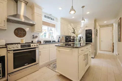 16 Judith Cir, Sutton, MA 01590 photo 4