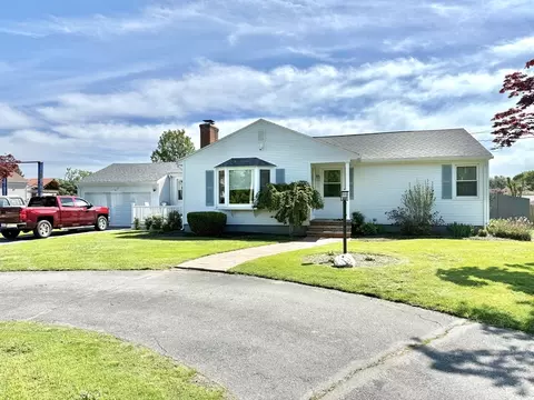 73 Maple Ave, Swansea, MA 02777