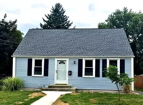 33 Parkin St, Springfield, MA 01104