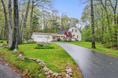 272 Bennett Rd, Hampden, MA 01036