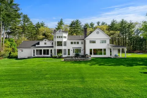 1410 Monument St # -1, Concord, MA 01742