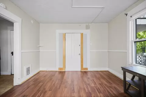 77 Parkside St, Springfield, MA 01104 photo 3