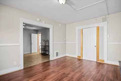 77 Parkside St, Springfield, MA 01104 photo 4