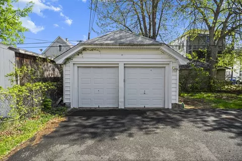 77 Parkside St, Springfield, MA 01104 photo 19