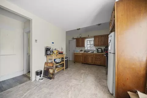 77 Parkside St, Springfield, MA 01104 photo 11