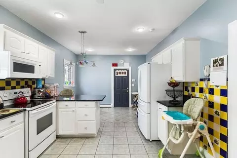 65 Malden St, Everett, MA 02149 photo 3
