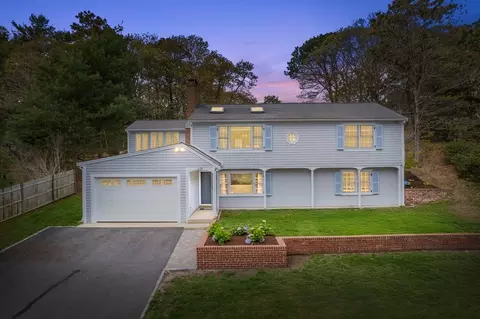 359 Lake Elizabeth Dr, Barnstable, MA 02632