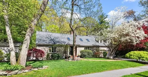 40 Philip Rd, Lexington, MA 02421