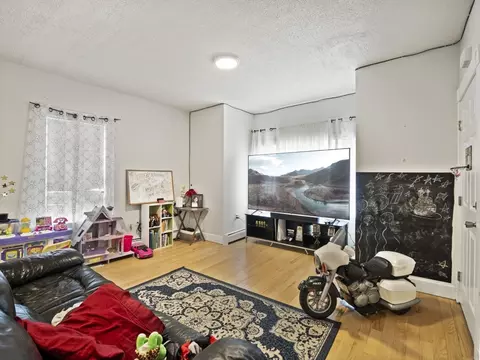 267 Quequechan St, Fall River, MA 02723 photo 2