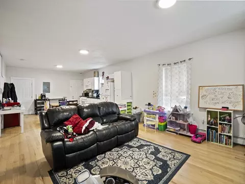 267 Quequechan St, Fall River, MA 02723 photo 3