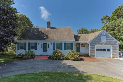 319 Riverview Dr, Chatham, MA 02633