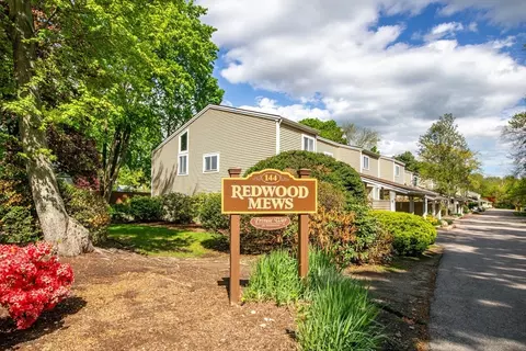 2 Redwood Mews #2, Walpole, MA 02032