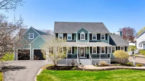 4 Violet Rd, Billerica, MA 01821
