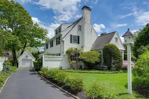 37 Oakley Rd, Belmont, MA 02478