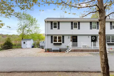 90 Pleasant St #D, Rockport, MA 01966