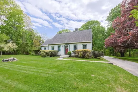 89 Bay State Rd, Rehoboth, MA 02769