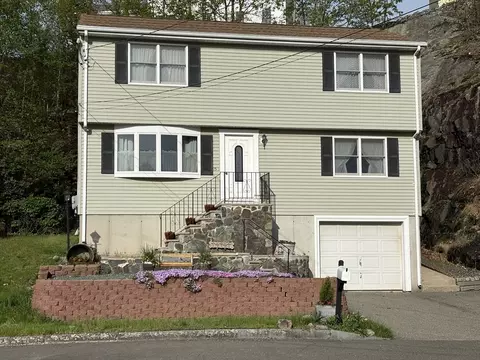 15 Ashlee Gln, Lynn, MA 01904