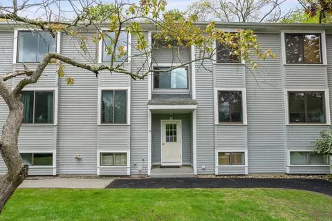 54 Staffordshire Ln #C, Concord, MA 01742