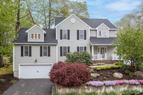 5 Lake Boon Dr, Hudson, MA 01749