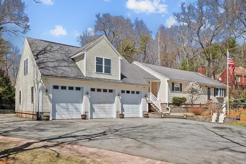 31 Country, Hampstead, NH 03826