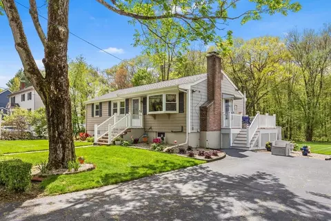 44 Batchelder Rd, Reading, MA 01867 photo 2