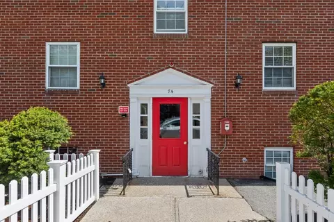 74 Springvale Ave #18, Chelsea, MA 02150