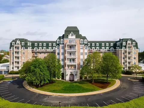 100 Marina Dr #217, Quincy, MA 02171