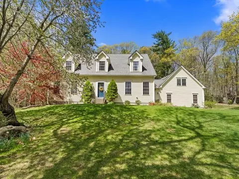176 Stone School Rd, Sutton, MA 01590