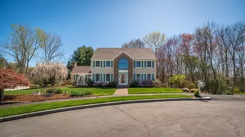 124 Lilah Ln, Reading, MA 01867 photo 5