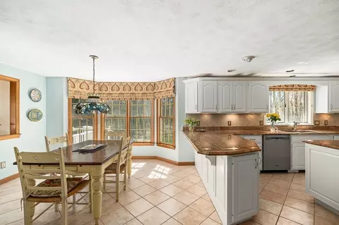 124 Lilah Ln, Reading, MA 01867 photo 13