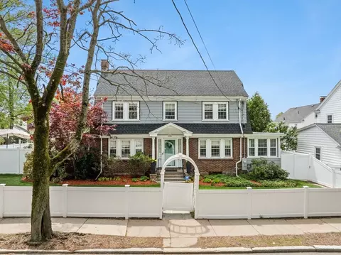 228 Lagrange St, West Roxbury, MA 02132