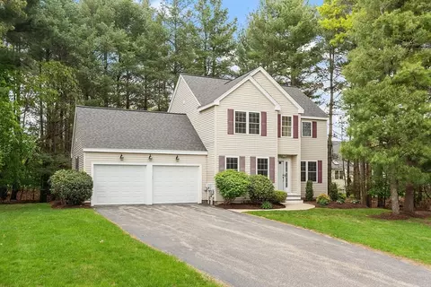 18 Cranberry Ln #17, Burlington, MA 01803