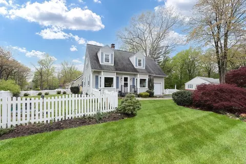 95 Austin St, Leominster, MA 01453