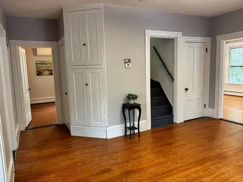 Entry Way - 1048 Main St, Hanson, MA 02341 photo 2 of 3