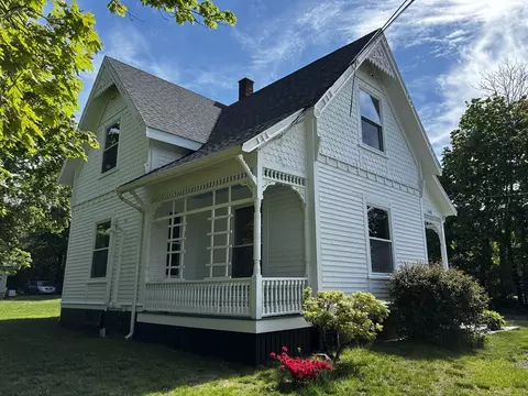 Exterior - 1048 Main St, Hanson, MA 02341 photo 4 of 6
