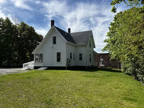 Exterior - 1048 Main St, Hanson, MA 02341 photo 2 of 6