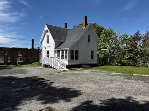 Exterior - 1048 Main St, Hanson, MA 02341 photo 3 of 6