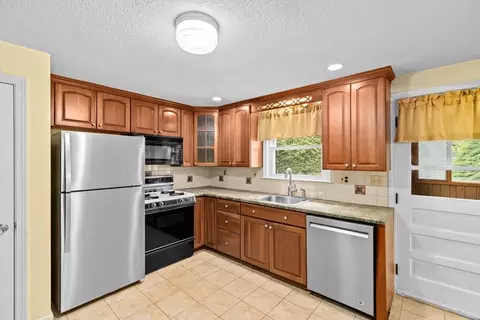 11 Janice Rd, Canton, MA 02021 photo 12
