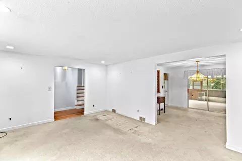 11 Janice Rd, Canton, MA 02021 photo 9