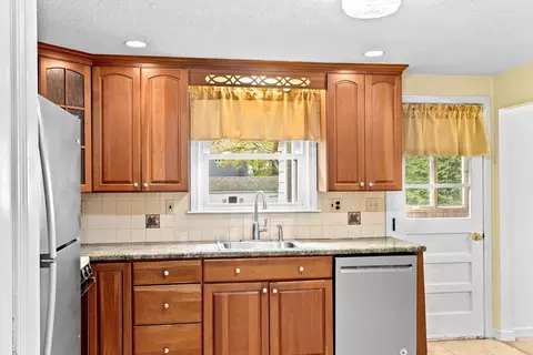 11 Janice Rd, Canton, MA 02021 photo 10
