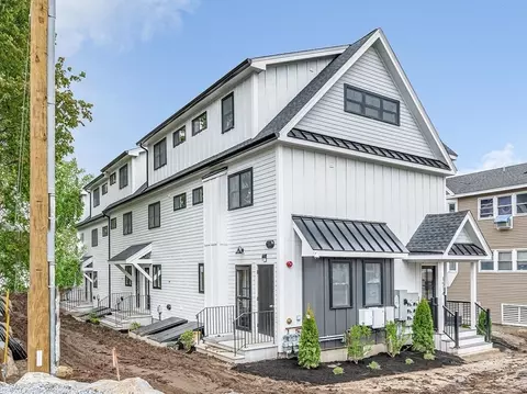 1514 Gorham St #1, Lowell, MA 01852