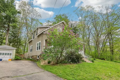 220 Olean St, Worcester, MA 01602 photo 3
