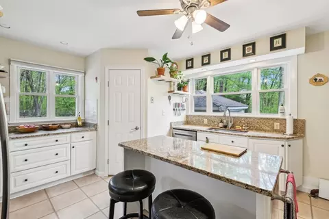 220 Olean St, Worcester, MA 01602 photo 12