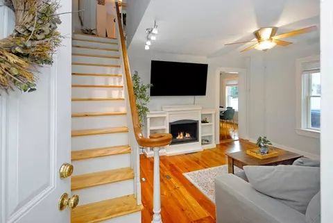 7 Maple Ct #7, Maynard, MA 01754 photo 3