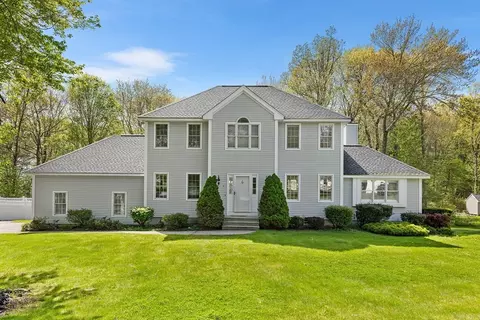 3 Wildflower Dr, Sutton, MA 01590
